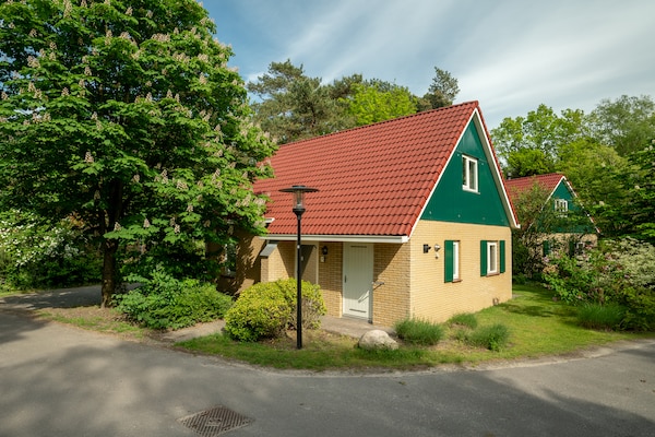 Vrijstaand vakantiehuis op groen park, nabij bos en golfbaan - thumbnail 2
