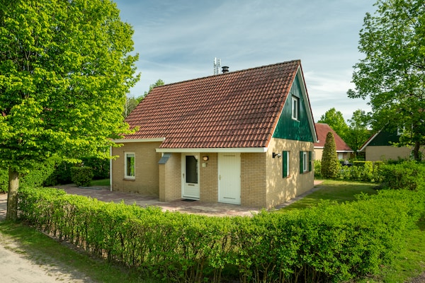 Vrijstaand vakantiehuis in bosrijk gebied, 6 pers., golfbaan nabij - thumbnail 2