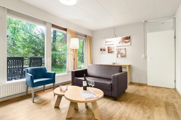 Vrijstaande bungalow aan de Veluwe met open haard voor 4 personen - thumbnail 2
