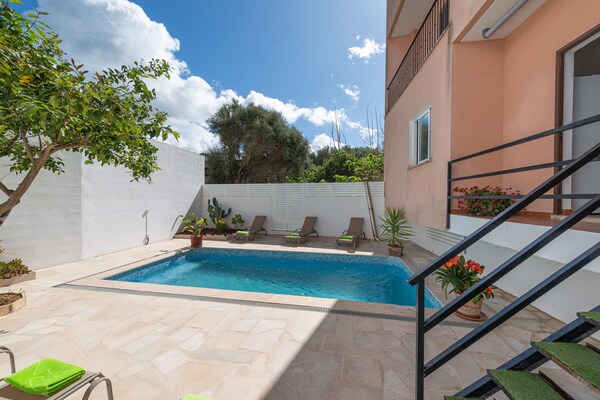 Stijlvol dorpshuis met patio, privézwembad en jacuzzi in Maria de la Salut - thumbnail 6