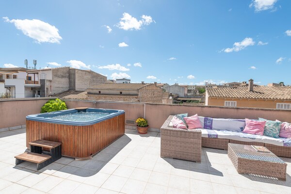 Stijlvol dorpshuis met patio, privézwembad en jacuzzi in Maria de la Salut - thumbnail 5