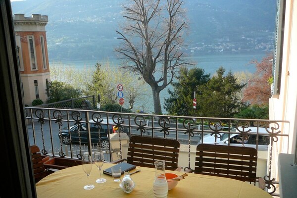Chic appartement in Blevio met panoramisch uitzicht op het Comomeer - thumbnail 3
