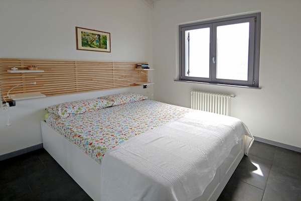 Modern appartement met zwembad en panoramisch uitzicht op het Comomeer - thumbnail 5