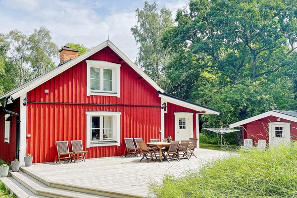 Wellnesshuis Vilan met whirlpool & sauna nabij Stockholm - thumbnail 2