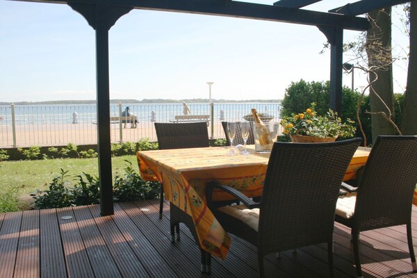 Licht appartement direct aan zee in Travemünde met terras en strandstoel - thumbnail 2
