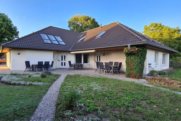 Knus appartement in Koserow, 100m van centrum, met terras & open haard - thumbnail 1