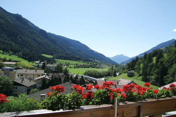 Knus vakantiehuis met panoramisch uitzicht in St. Leonhard, Passeier - thumbnail 3