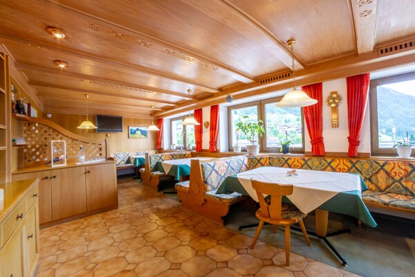 Knus vakantiehuis met panoramisch uitzicht in St. Leonhard, Passeier - thumbnail 5
