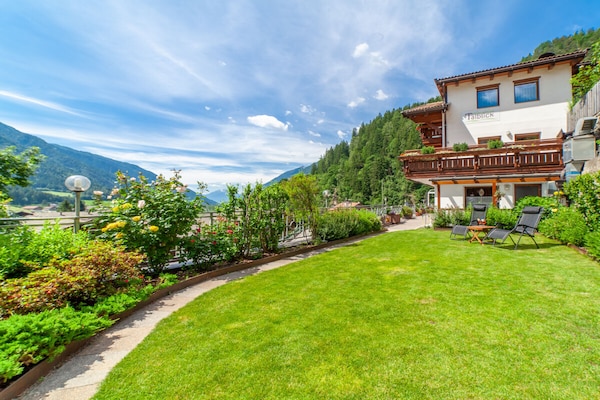 Knus vakantiehuis met panoramisch uitzicht in St. Leonhard, Passeier - thumbnail 6