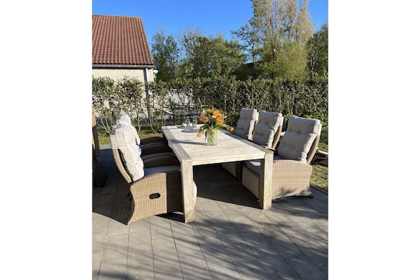 Beach Villa Juliana: sfeervol vakantiehuis met omheinde tuin, 1 km van zee - thumbnail 4