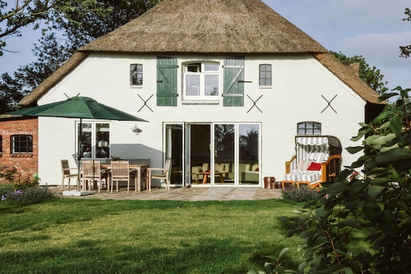 Afgelegen vakantiehuis voor 10 bij de Waddenzee in Uelvesbüll - thumbnail 1