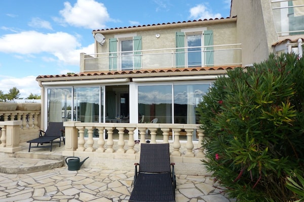 Ruim vakantiehuis met zeezicht in St. Pierre-la-mer, 700m van strand - thumbnail 1