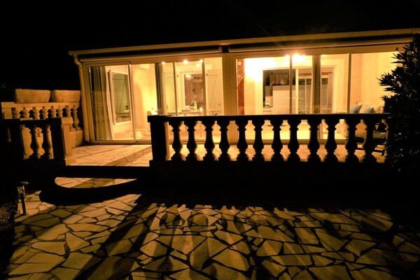 Ruim vakantiehuis met zeezicht in St. Pierre-la-mer, 700m van strand - thumbnail 2