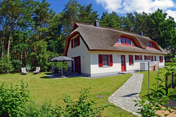 Vakantiehuis met sauna op 500 meter van het Oostzeestrand in Glowe - thumbnail 1
