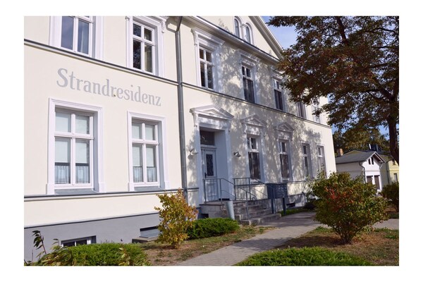 Exclusief appartement aan het Oostzeestrand in Glowe met panoramisch zeezicht - thumbnail 2