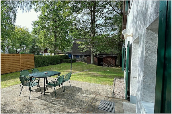 Rieten vakantiehuis bij strand Glowe met sauna en grote tuin - thumbnail 4