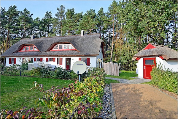 Halfvrijstaand vakantiehuis met sauna op 500m van het strand in Glowe - thumbnail 1