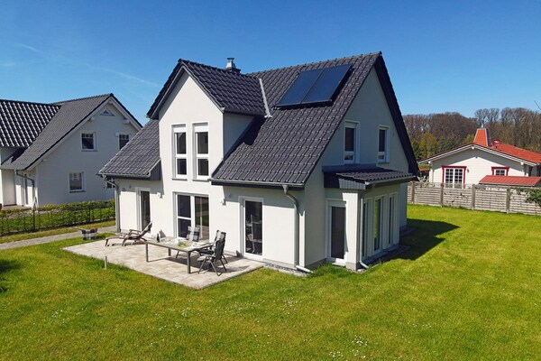 Rustiek vakantiehuis nabij strand in Breege op Rügen voor 6 personen - thumbnail 1