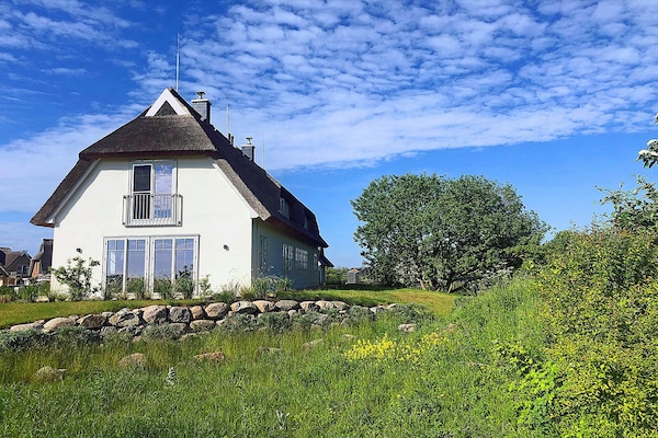 Luxe vakantiehuis Dranske met sauna en open haard, 500m van Oostzeestrand - thumbnail 1