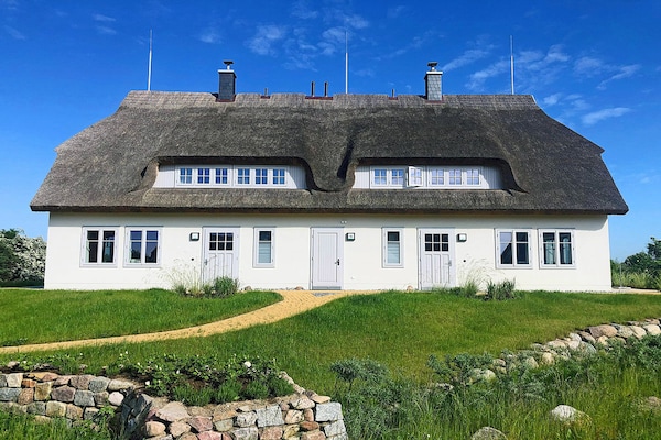 Luxe vakantiehuis Dranske met sauna en open haard, 500m van Oostzeestrand - thumbnail 2