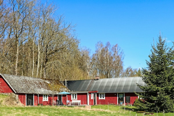 Vrijstaand vakantiehuis met golfbaan in Zweedse natuur bij Hishult - thumbnail 3