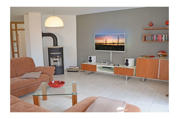 Luxe rieten dakvilla nabij zandstrand Glowe met sauna en open haard - thumbnail 6