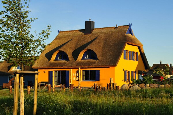 Licht vakantiehuis op 150m van strand in Glowe met infraroodcabine - thumbnail 1