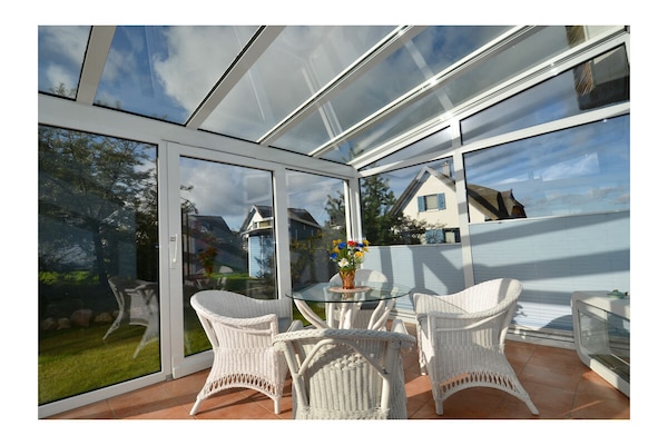 4-persoons vakantiehuis met rieten dak in Glowe - thumbnail 3