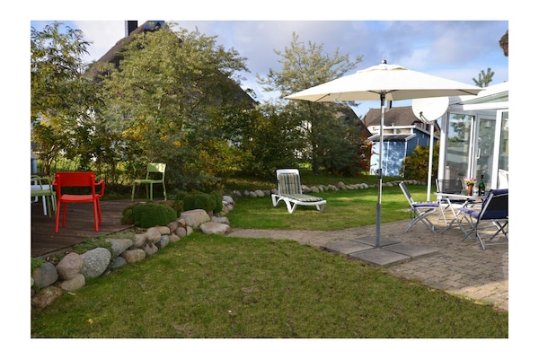 4-persoons vakantiehuis met rieten dak in Glowe - thumbnail 6