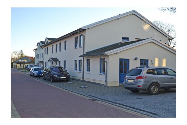 Knus appartement op 50 meter van het zandstrand in Glowe - thumbnail 3