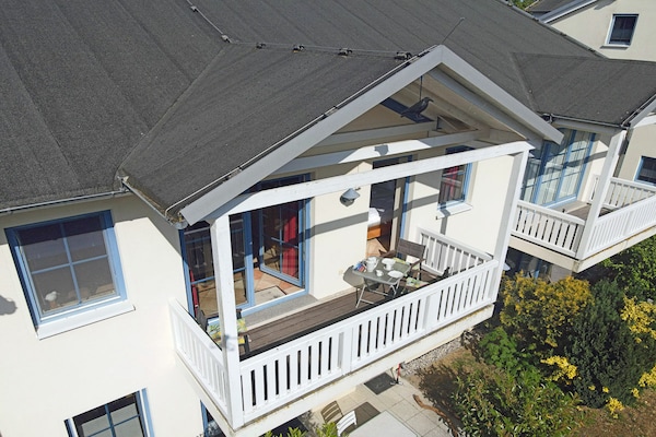 Knus appartement op 50 meter van het zandstrand in Glowe - thumbnail 4