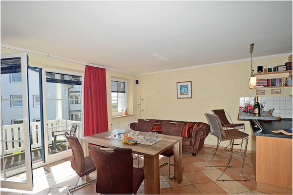 Knus appartement op 50 meter van het zandstrand in Glowe - thumbnail 5