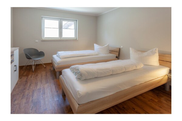 Vakantiehuis Breege: sfeervol appartement op 250m van het water - thumbnail 6
