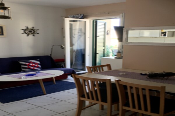 S&a Apartment - Two Bedroom Apartment With Balcony - Sutivan
