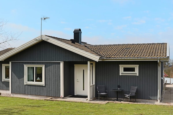Licht vakantiehuis met zeezicht en vloerverwarming nabij Steninge strand - thumbnail 1