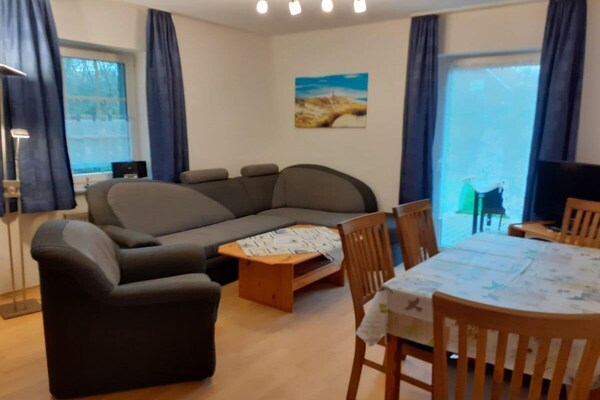 Gezellig benedenappartement in hartje Hooksiel met tuinterras - thumbnail 3