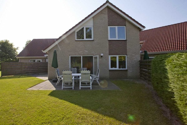 Gezellig vakantiehuis Noordzeepark Ouddorp, 500m van zee - thumbnail 1