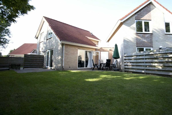 Gezellig vakantiehuis in Noordzeepark Ouddorp, 100m², 3 slaapkamers, strandnabij - thumbnail 1