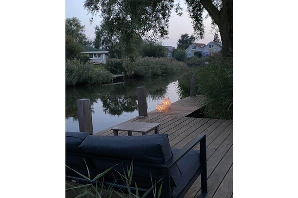 Sunhouse Makkum: Vakantiehuis aan het water met privésteiger - thumbnail 5