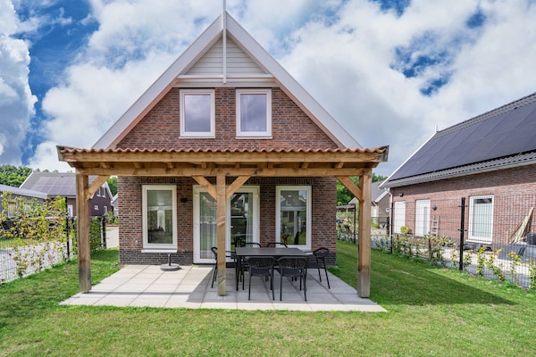 Vrijstaand vakantiehuis aan het meer in Simonshaven, met tuin en strand op loopafstand - thumbnail 1