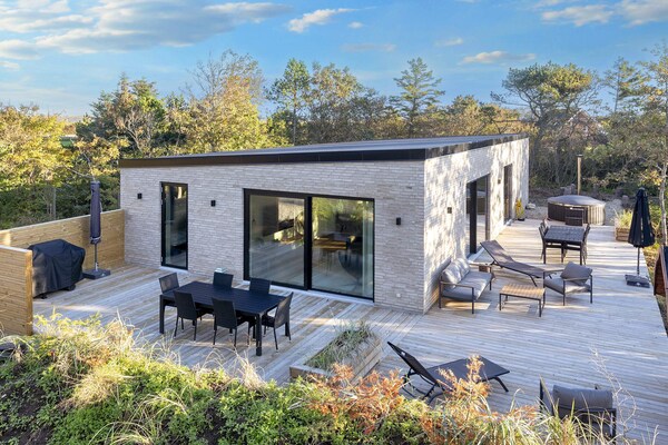 Modern vakantiehuis in Vestervig met sauna en hottub voor 8 personen · 125 m² - thumbnail 1