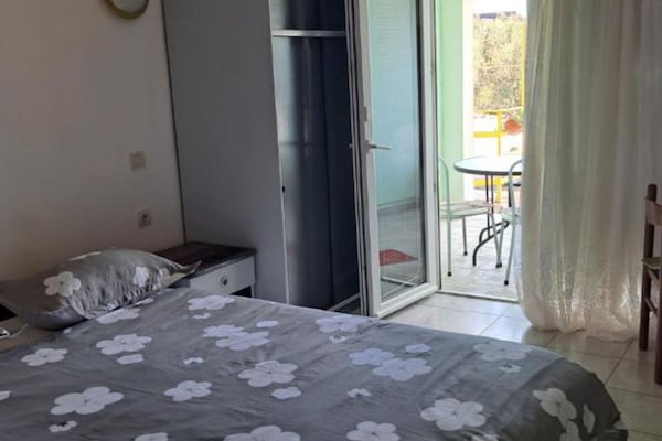Knus appartement voor 2 met balkon, op 200 meter van het strand van Podaca - thumbnail 6