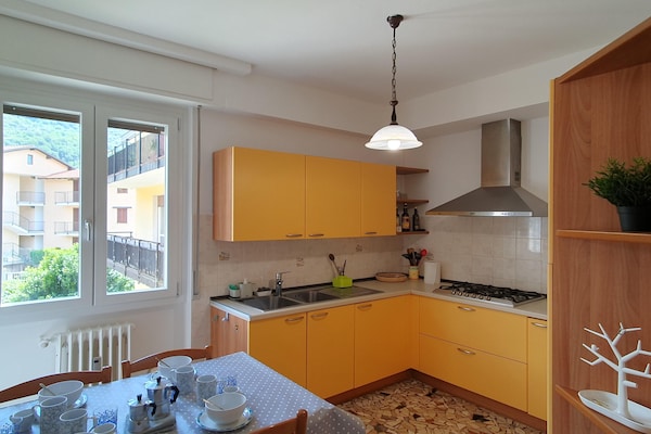 4-persoons modern appartement in centrum van Maccagno con Pino e Veddasca - thumbnail 3