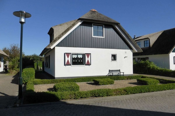 Licht vakantiehuis met grote tuin op Buitenplaats, 1km van Callantsoog - thumbnail 1
