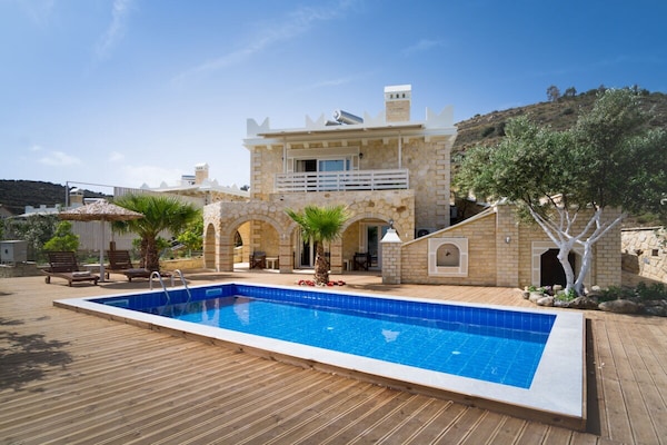 Vrijstaande villa in Zuid-Kreta met privézwembad en uitzicht op zee - thumbnail 3