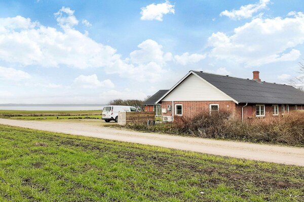 Op 500 m van zee: ruim vakantiehuis in Thyholm voor 12 personen - thumbnail 2