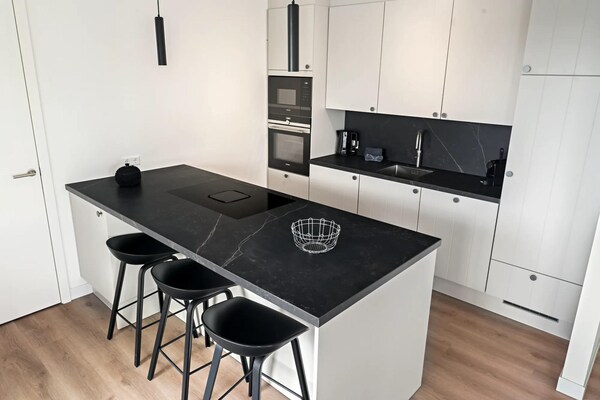 Luxe appartement met balkon in Breskens, 135m² voor 6 personen - thumbnail 2