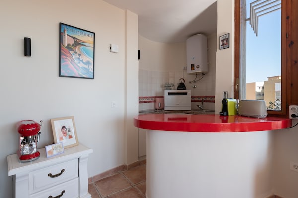 Zonnig appartement met zeezicht en zwembad in Torremolinos - thumbnail 4