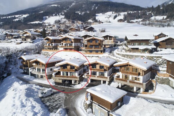 Luxe chalet direct aan de piste met privésauna in Neukirchen - thumbnail 3
