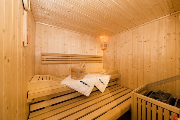 Chalet Blessachkopf: 10-persoons chalet direct aan de skipiste in Neukirchen - thumbnail 4